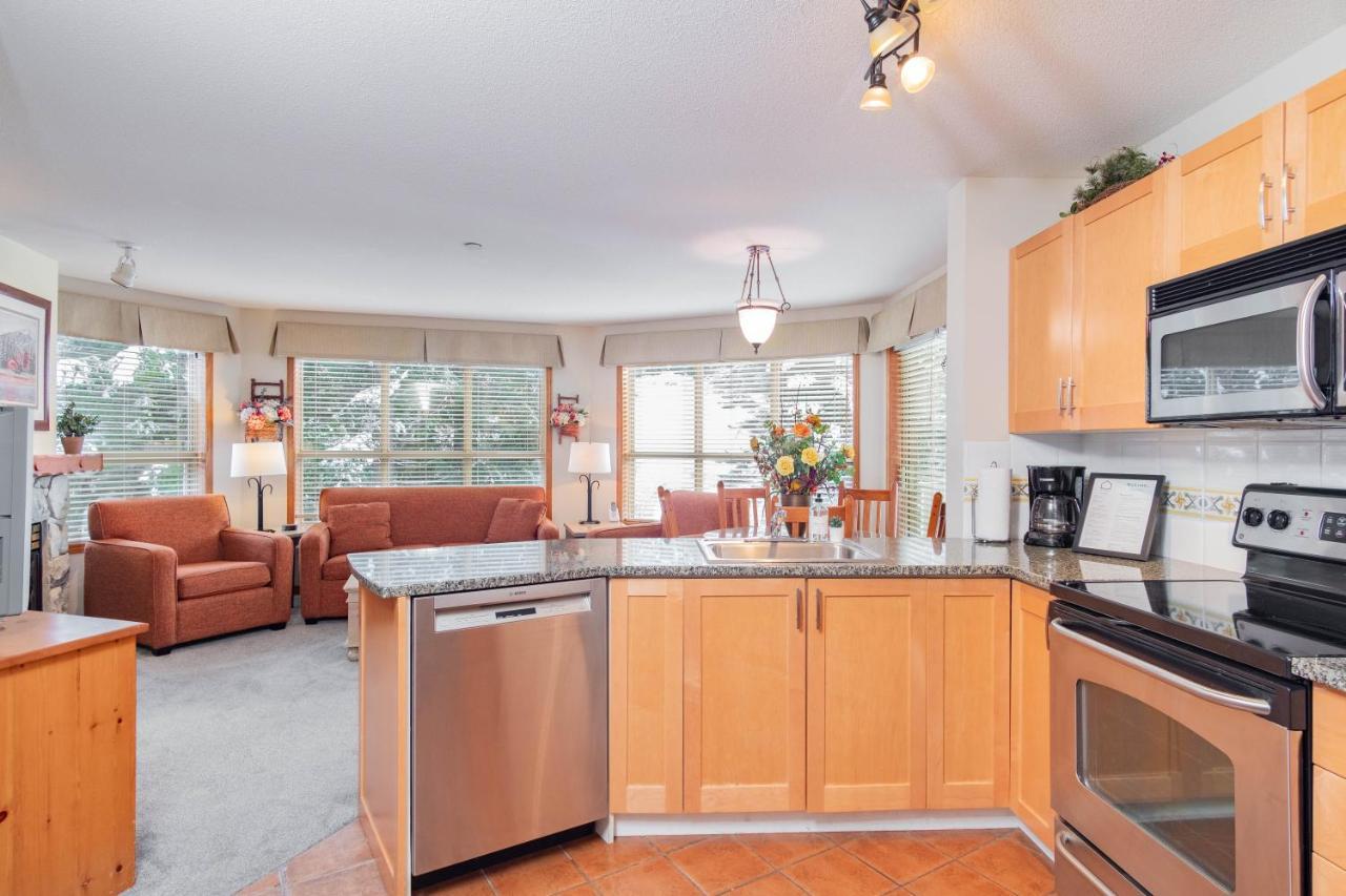 The Best Ski In Ski Out Two Bedroom Condo At Aspens Whistler Exterior foto